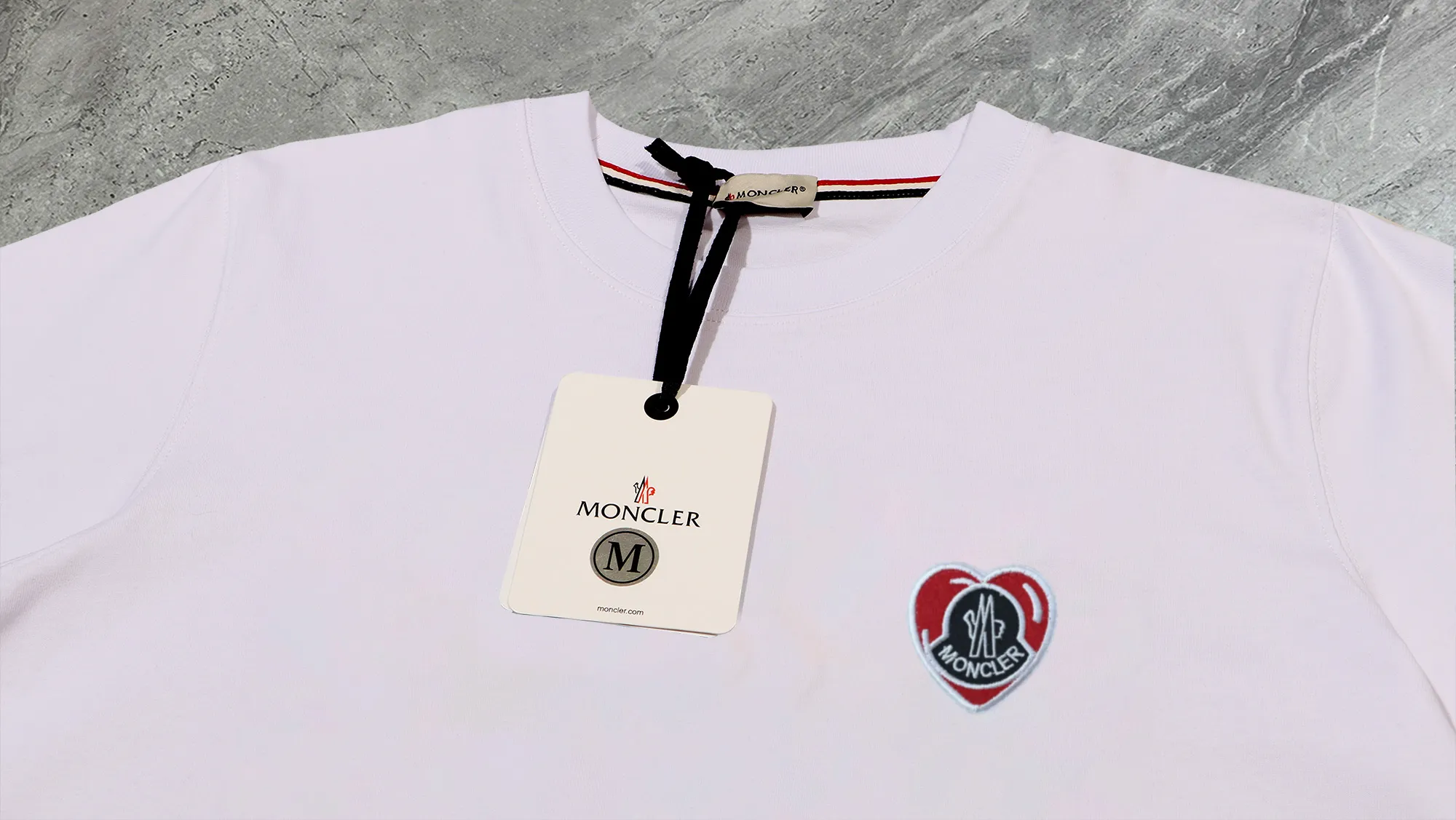 《Moncler~ 》2025New Arrival Quality T , Versatile Quality ！ ‼ 32 250G ‼ ， ， ， ， T 🤪 Sizes：S-M-L-XL-2XL ：Black，White， Same Style